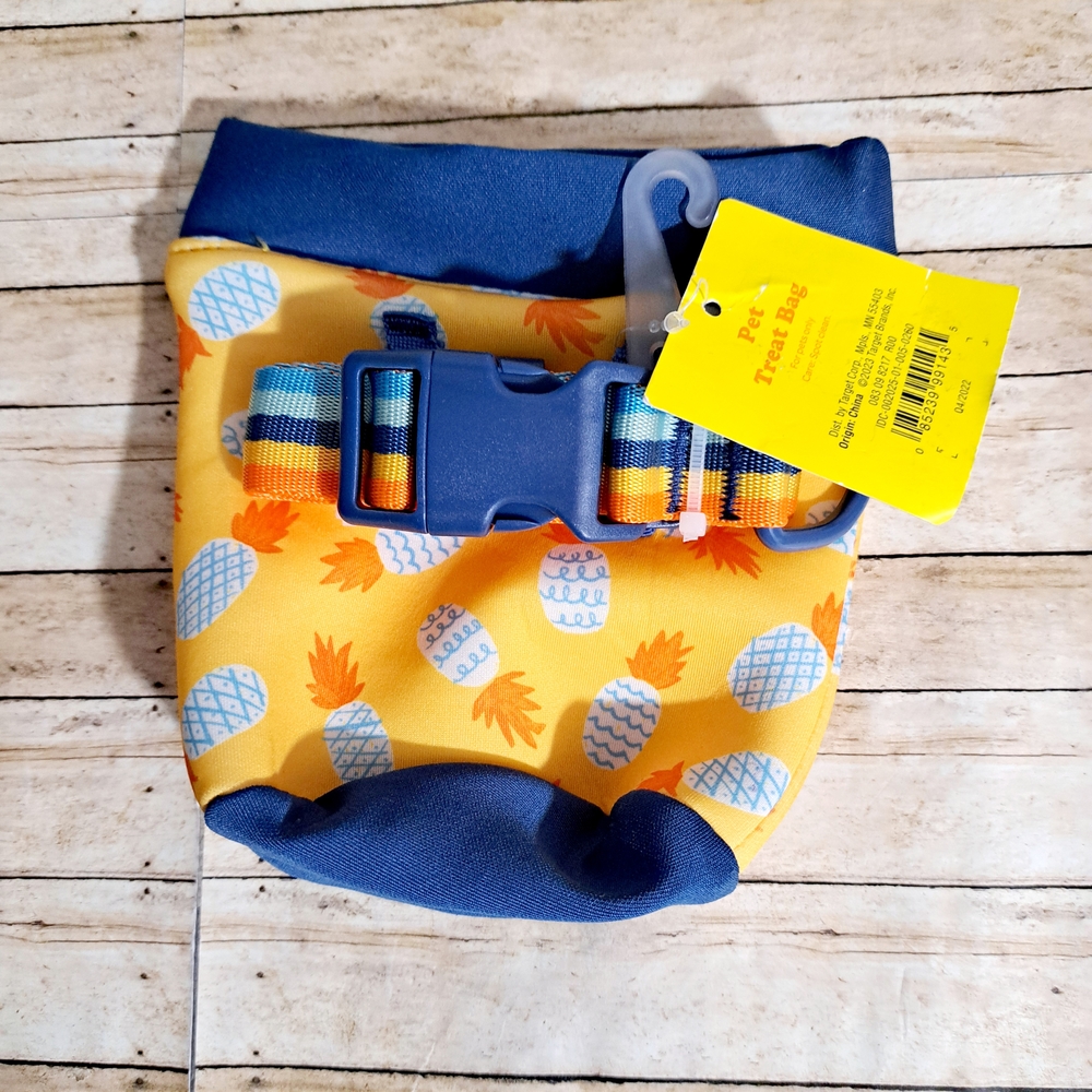 Sun Squad Yellow and Blue Pet Treat Bag With Magnetic closure